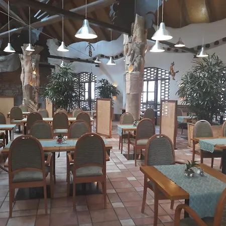 Hotell Zamek Stirin Velké Popovice