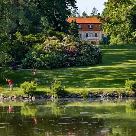 Zamek Stirin Hotel Velke Popovice
