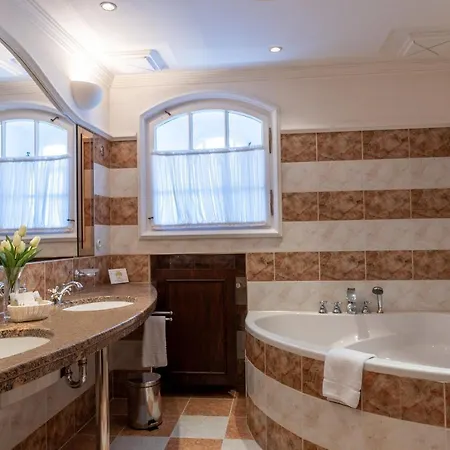 Hotell Zamek Stirin Velké Popovice