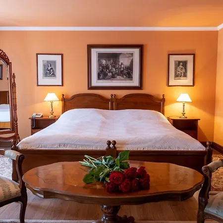 Zamek Stirin Hotell 4*