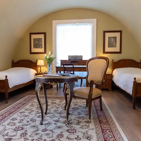 Zamek Stirin Hotell 4*