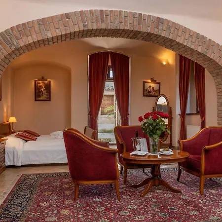Hotell Zamek Stirin