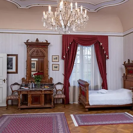 Hotell Zamek Stirin