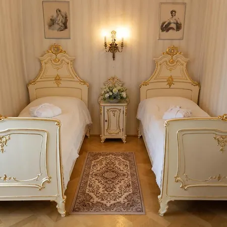 Zamek Stirin Hotell Velké Popovice