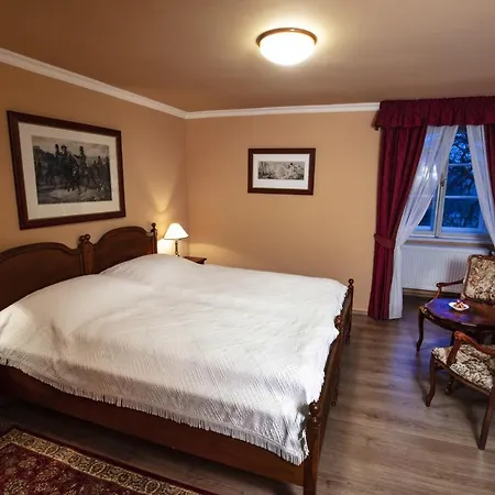 Hotell Zamek Stirin