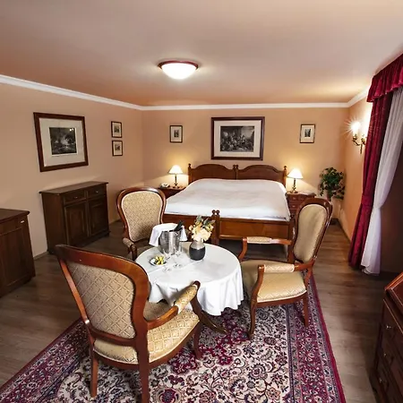 Zamek Stirin 4* Velké Popovice