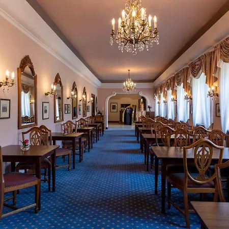 Zamek Stirin Hotell 4*