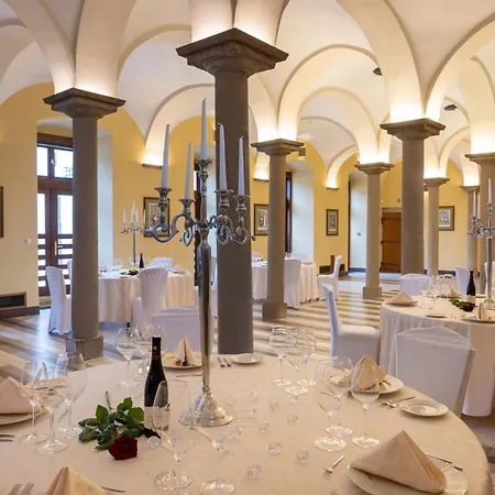 Hotell Zamek Stirin Velké Popovice