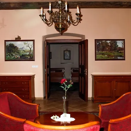 Hotell Zamek Stirin Velké Popovice