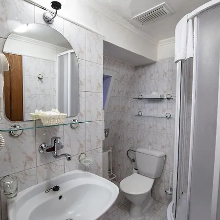 Zamek Stirin Hotell
