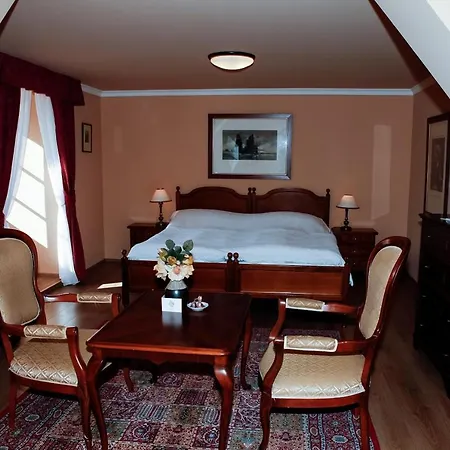 Hotell Zamek Stirin Velké Popovice