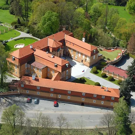 Zamek Stirin Hotell
