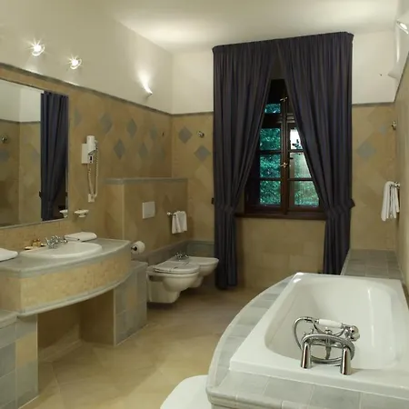 Zamek Stirin Hotell 4*