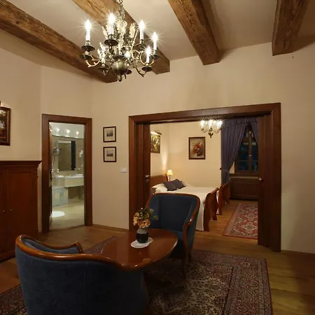 Zamek Stirin Hotell