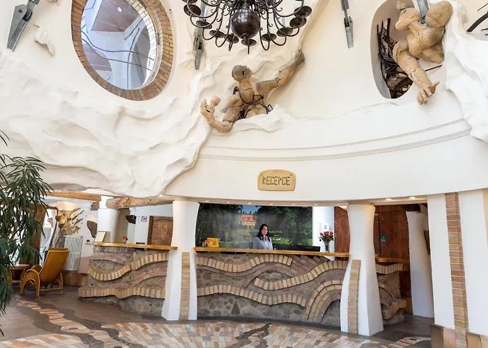 Zamek Stirin Hotel Velke Popovice