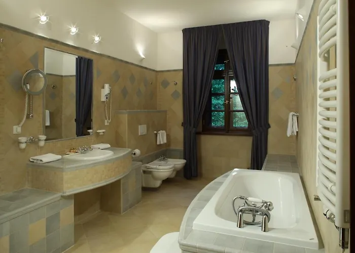 Zamek Stirin Hotel 4*